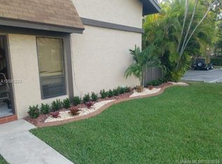2100 Bayberry Dr, Pembroke Pines, FL 33024