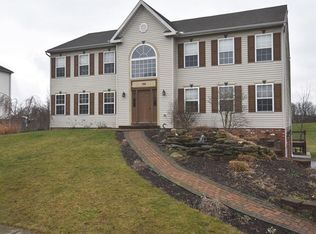 128 Maclaine Dr, Carnegie, PA 15106