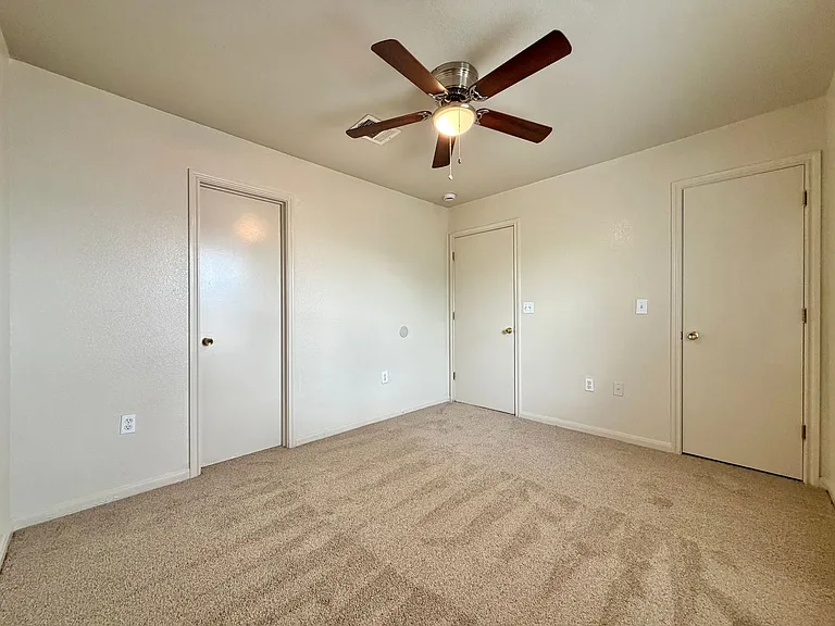 7002 Bennett Ave — Photo 16