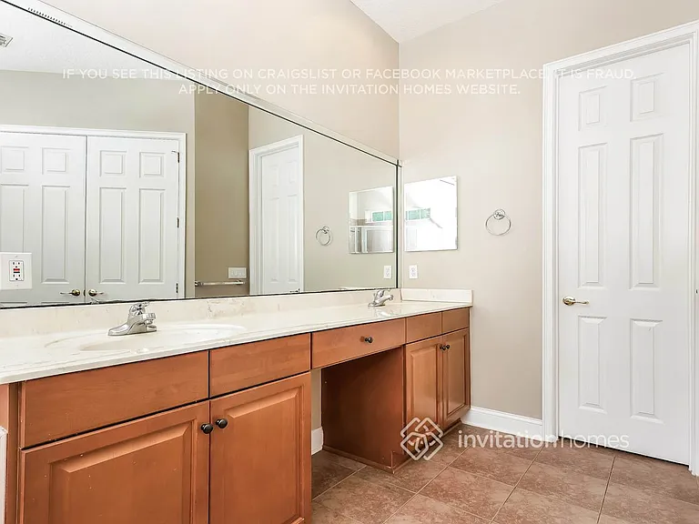 133 W Village Dr — Photo 12