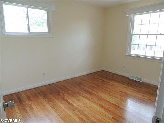 5th image of 8712 Woodlake Dr