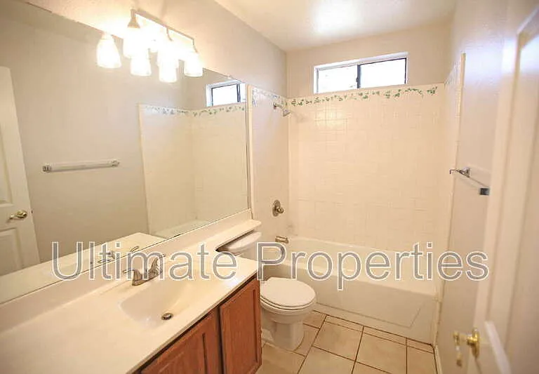 7719 W Dreyfus Dr — Photo 8