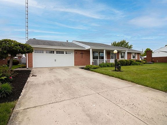 4th image of 1352 Highland Dr