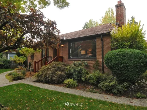 11027 35th Ave NE, Seattle, WA 98125