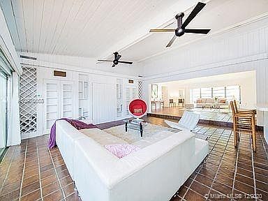 2nd image of 35 S Hibiscus Dr #1