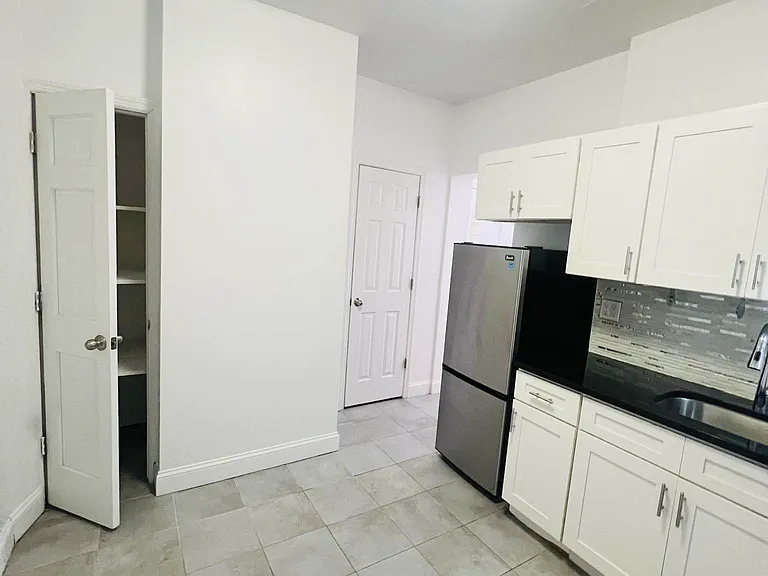 31-32 29th St #2 — Photo 3
