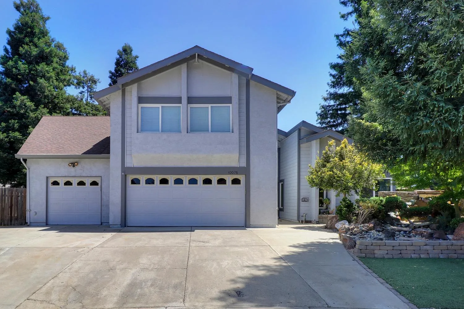 10075 Shady View Ct photo 1