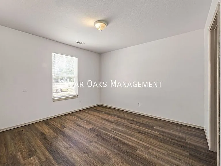 111 Josie Pl #B — Photo 12