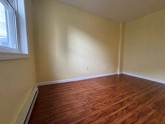 3rd image of 546 Summit Ave #203