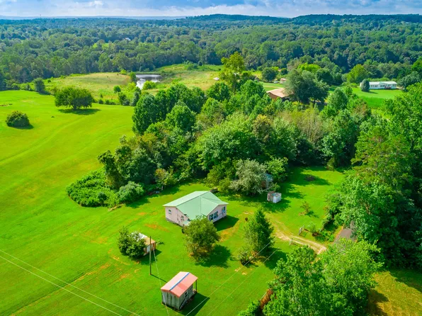 77 Bolton Rd, Trenton, GA 30752