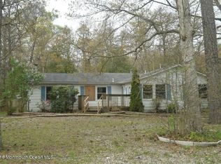 24 Serpentine Dr E, Bayville, NJ 08721