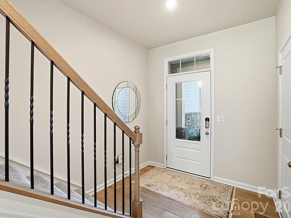 3rd image of 6110 Vasey St