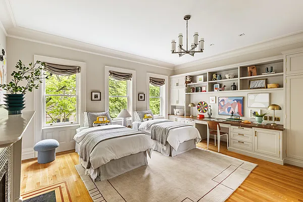 Sold by Corcoran | media 14