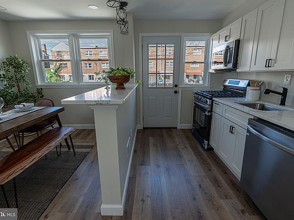 4th image of 4760 Elison Ave