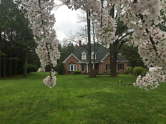 2nd image of 2205 Orchard Dr