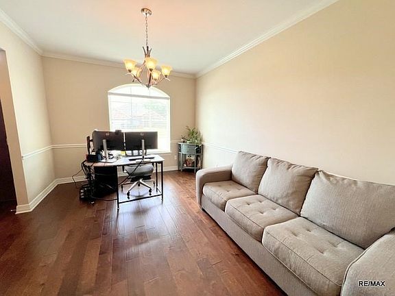 4th image of 407 Columbia Cir