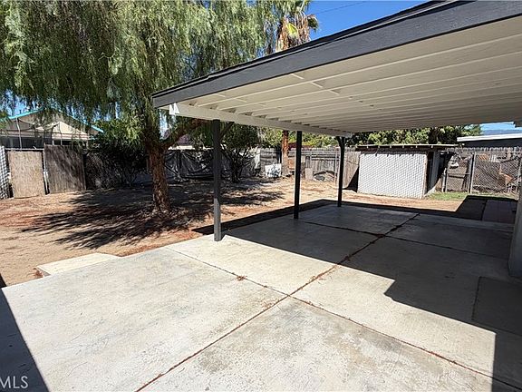 5th image of 1529 Jantzen Ave