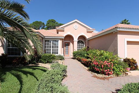 2nd image of 4932 Sabal Lake Cir