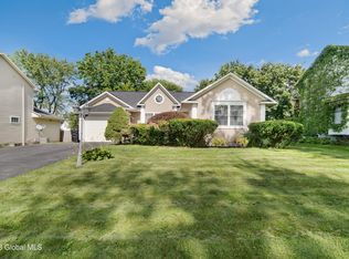 2304 Nelson Dr, Niskayuna, NY 12309
