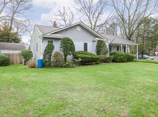 431 Mac Arthur Blvd, Hauppauge, NY 11788