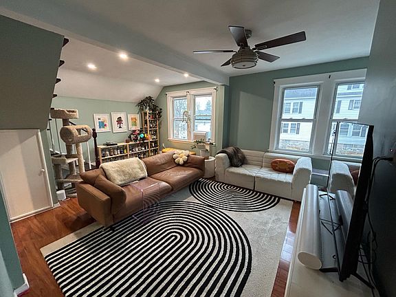 4th image of 13 Pratt St #2