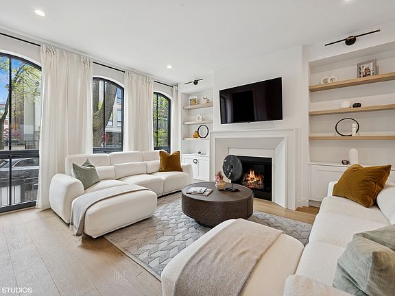 2nd image of 1853 N Maud Ave #1