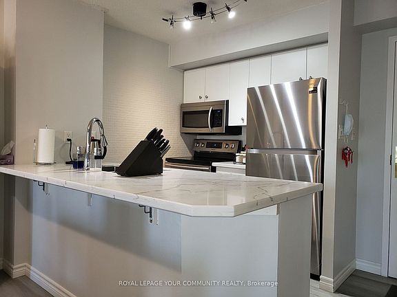5th image of 25 Grenville St #1103
