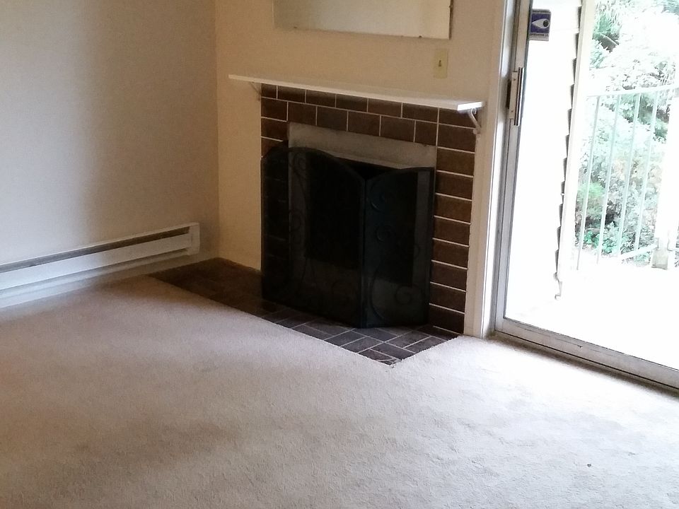 2nd image of 307 128th St SE #D207