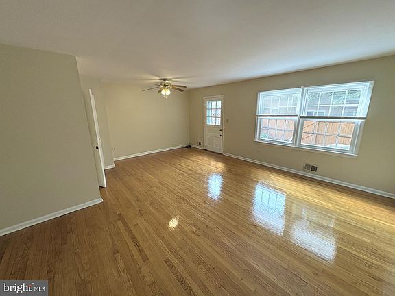 5th image of 3156 Cedar Grove Dr