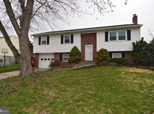 617 Christopher Dr, Wernersville, PA 19565