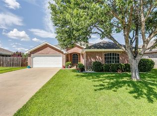 279 Vaden Ave, Burleson, TX 76028