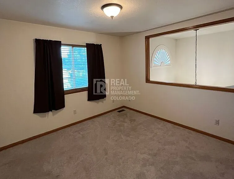 2511 Glendale Ct — Photo 14