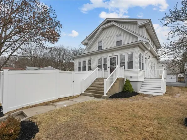 24 Rosedale St, North Providence, RI 02911