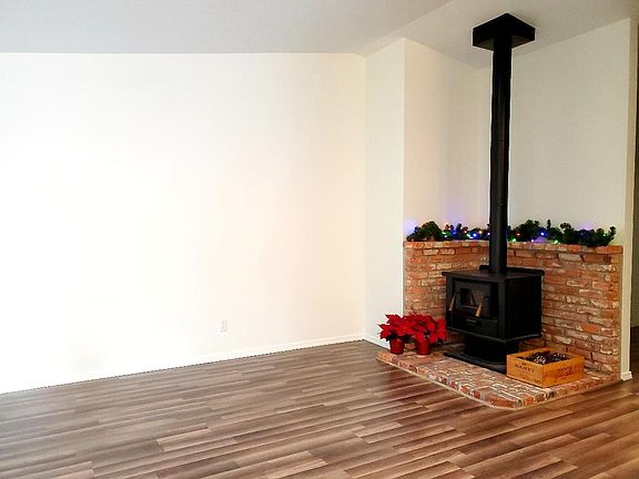 3rd image of 7830 Cabrini Dr SE