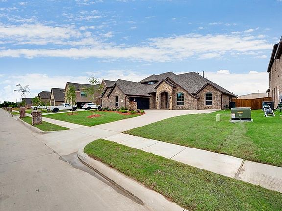 3rd image of 504 Landing Dr