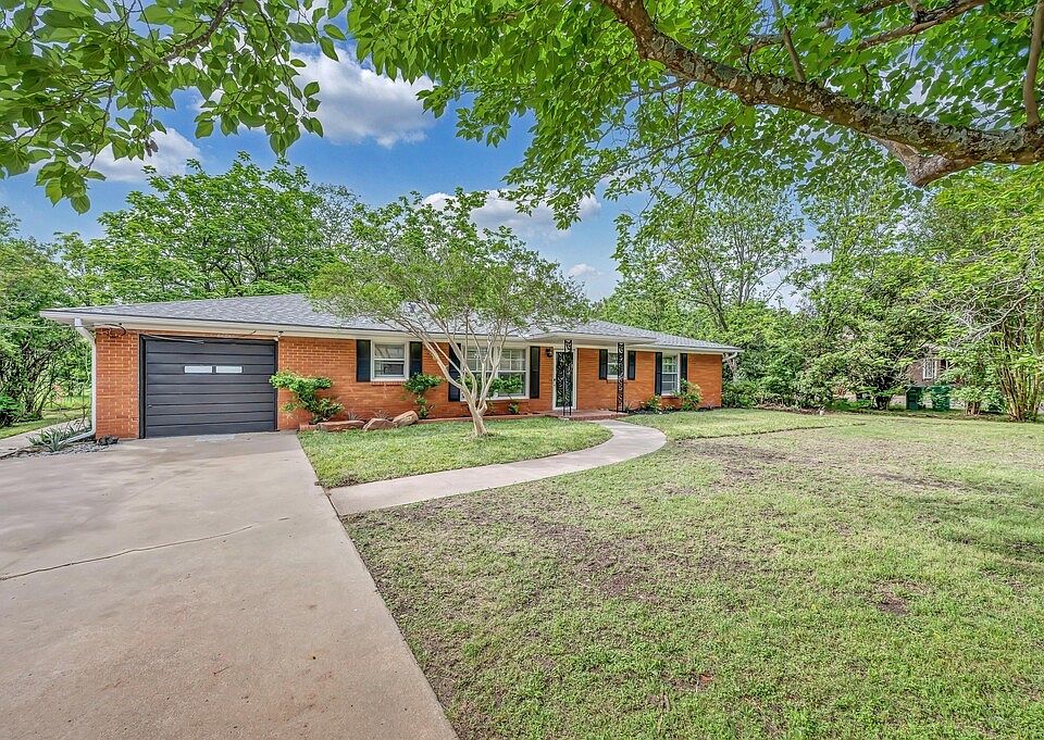 1st image of 311 E Newland Dr