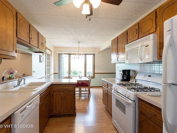 4th image of 9819 Mill Dr W APT B1
