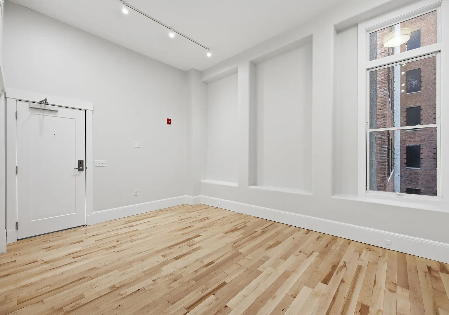 130 Pearl St - 202 — Photo 3