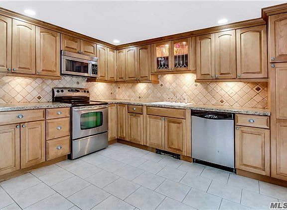 3rd image of 7 Mountain St