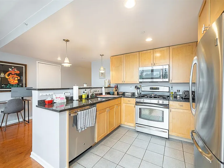 700 Grove St #6M — Photo 16