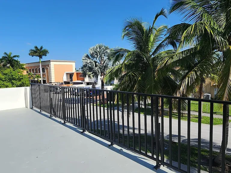 8852 SW 95th Ave — Photo 12