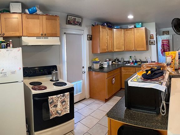 2nd image of 40 Ames St