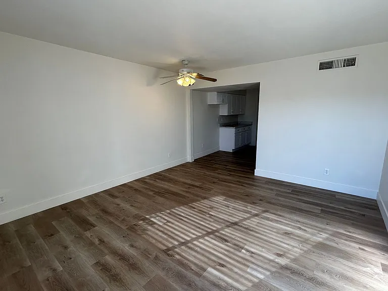 11202 W Nevada Ave — Photo 3