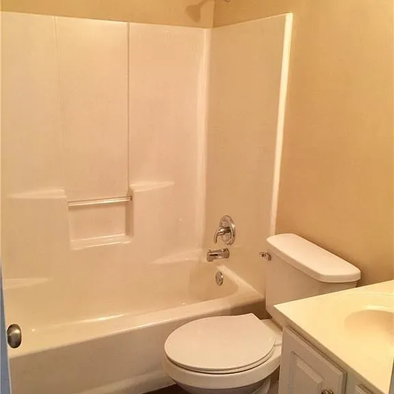 2040 Keenland Ct — Photo 8