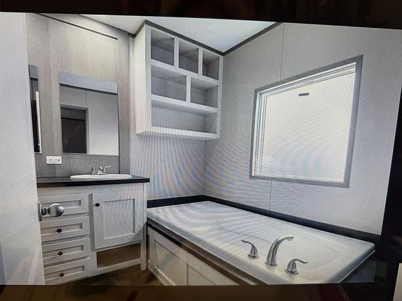 Master deep tub, double sinks