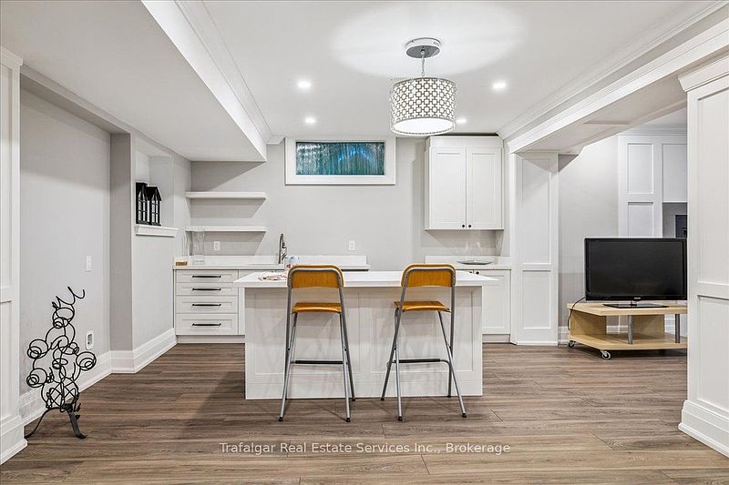 Burlington House for rent - 5 Bedrooms — photo 44