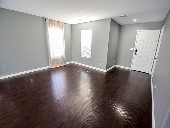 4th image of 202 Glen Falls Ave
