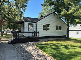 829 Eads Ave, Hebron, NE 68370