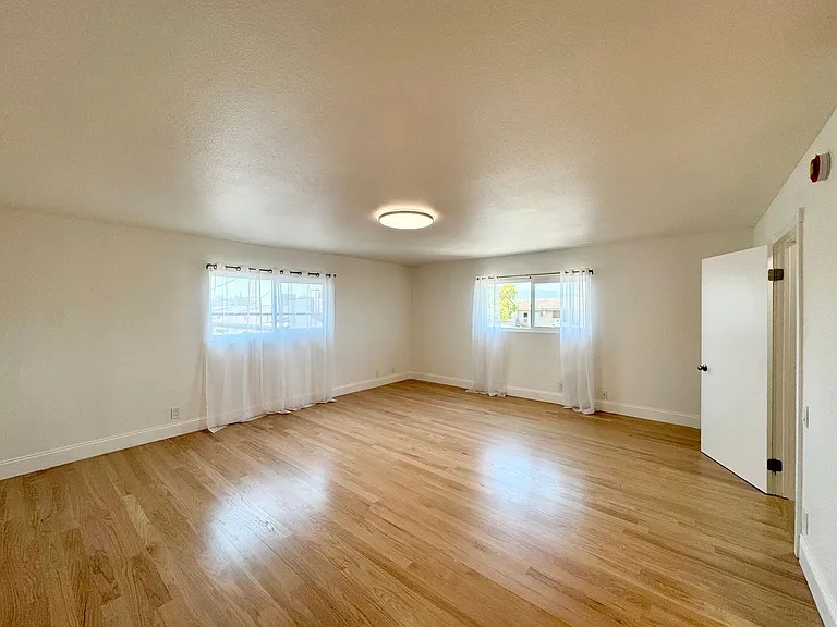 604 E Orange Grove Ave — Photo 54