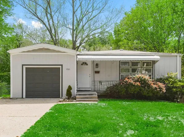 5921 Melrose Ln, Shawnee, KS 66203